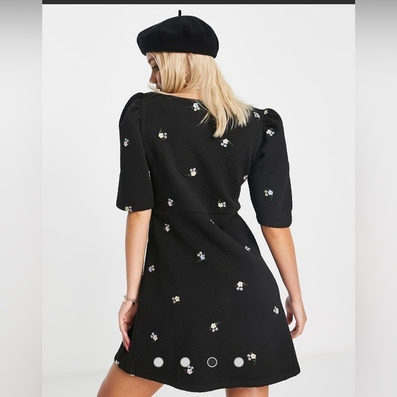 ASOS NWT Black Quilted Mini 90s Dress Babydoll w Ditsy Floral Embroidery Size 2 - Picture 5 of 9